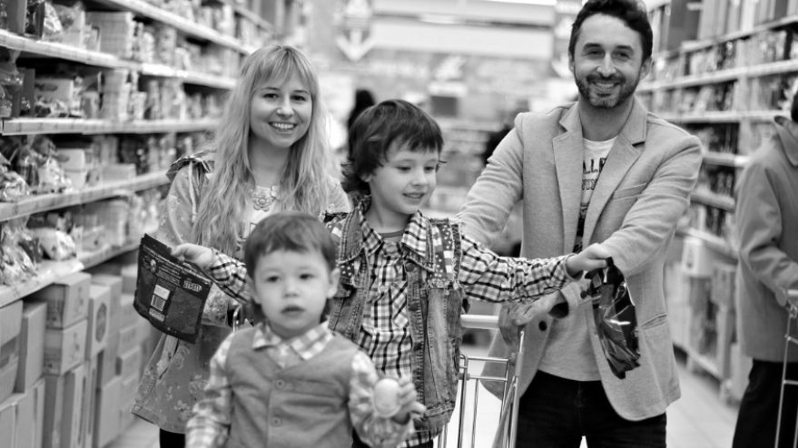 family-grocery-shopping.jpg